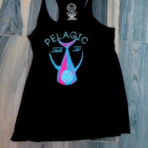 Pelagic razor back shirt